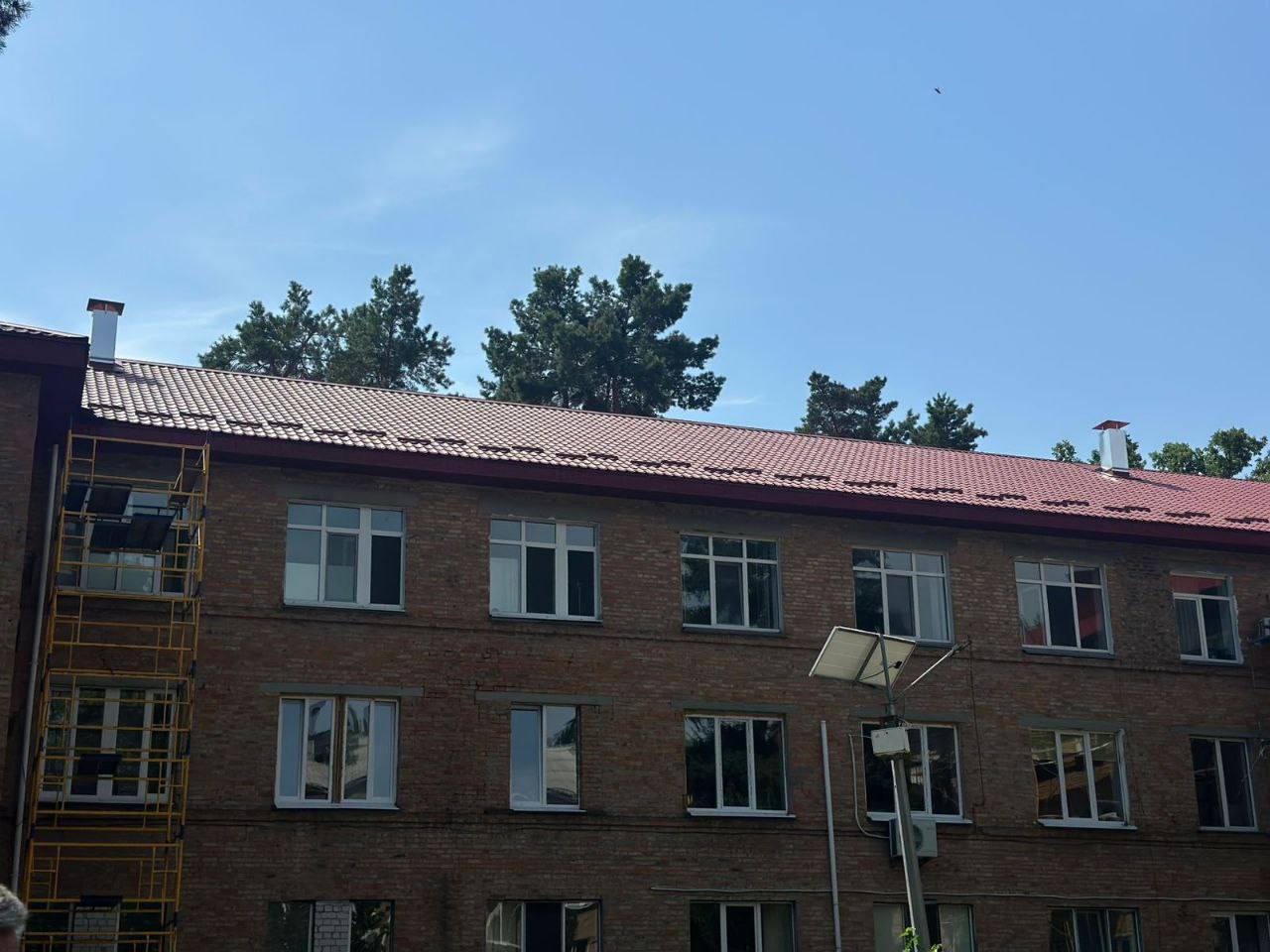 У Першій міській лікарні Черкас триває капітальний ремонт даху