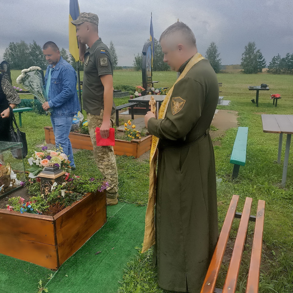 Орден «За мужність» передали дружині полеглого прикордонника з Вінниччини - фото 6
