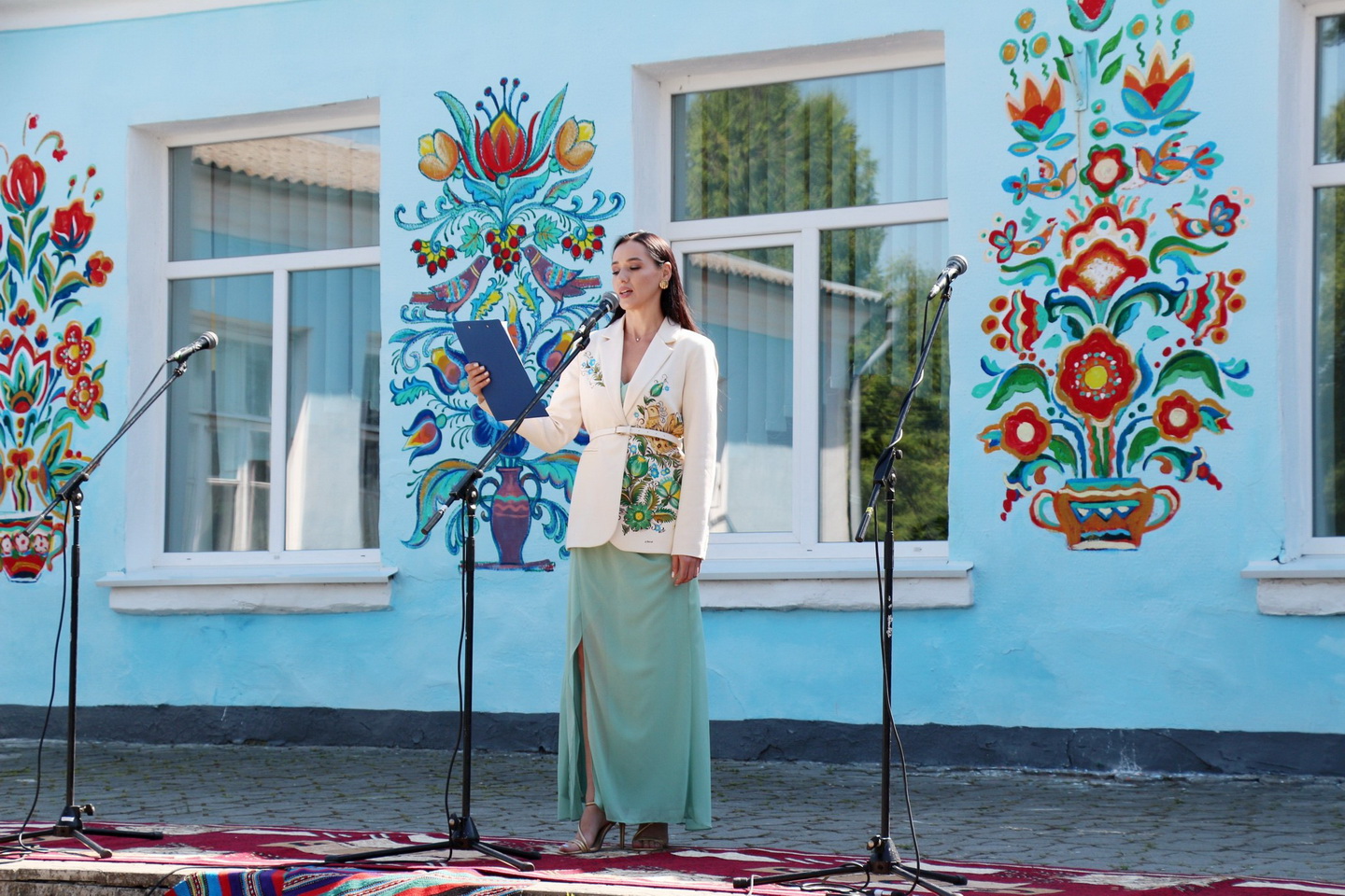 На Вінниччині художники з усієї України розписали стіни шкіл, садочків та хат - фото 29