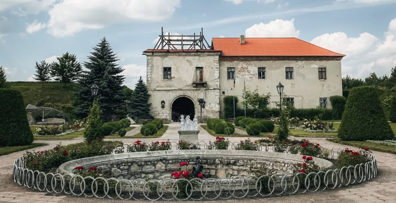Золочівський замок зберігає таємниці тамплієрів та особливий Китайський палац - фото 5
