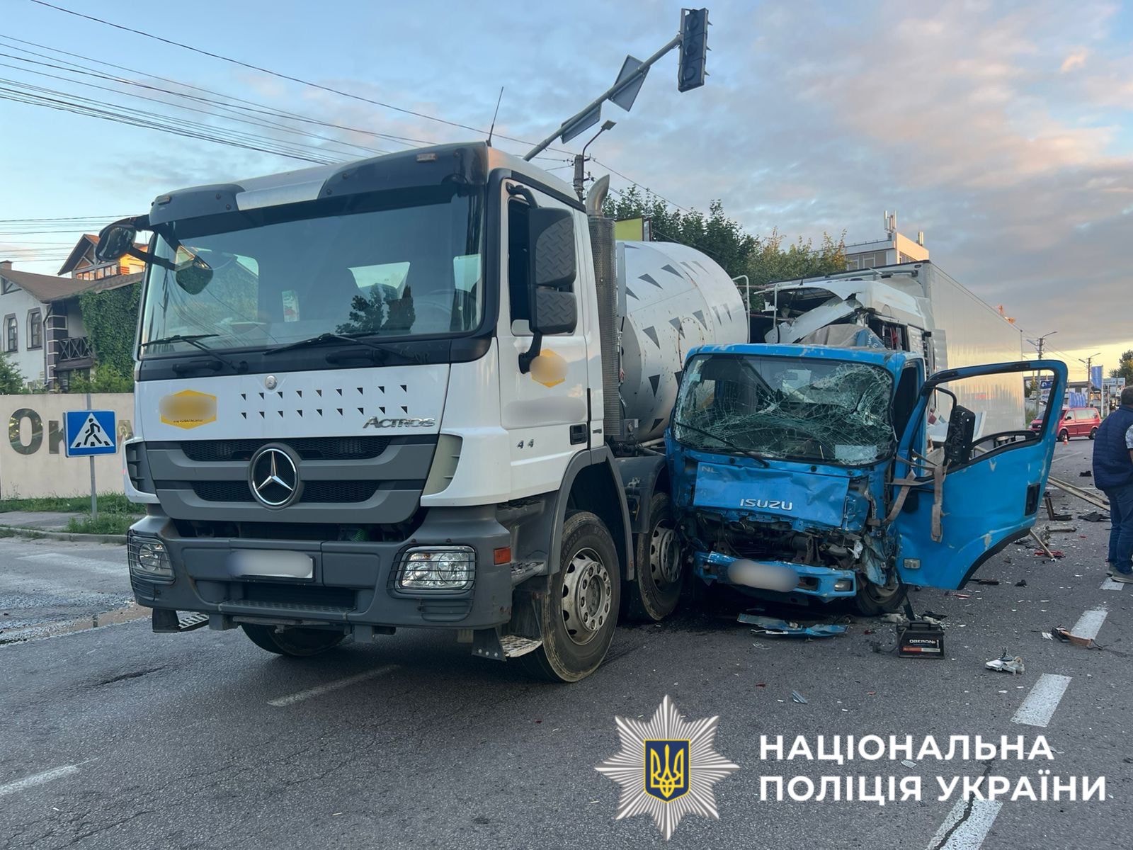 Масова аварія на Київщині: вантажівка пошкодила 5 авто