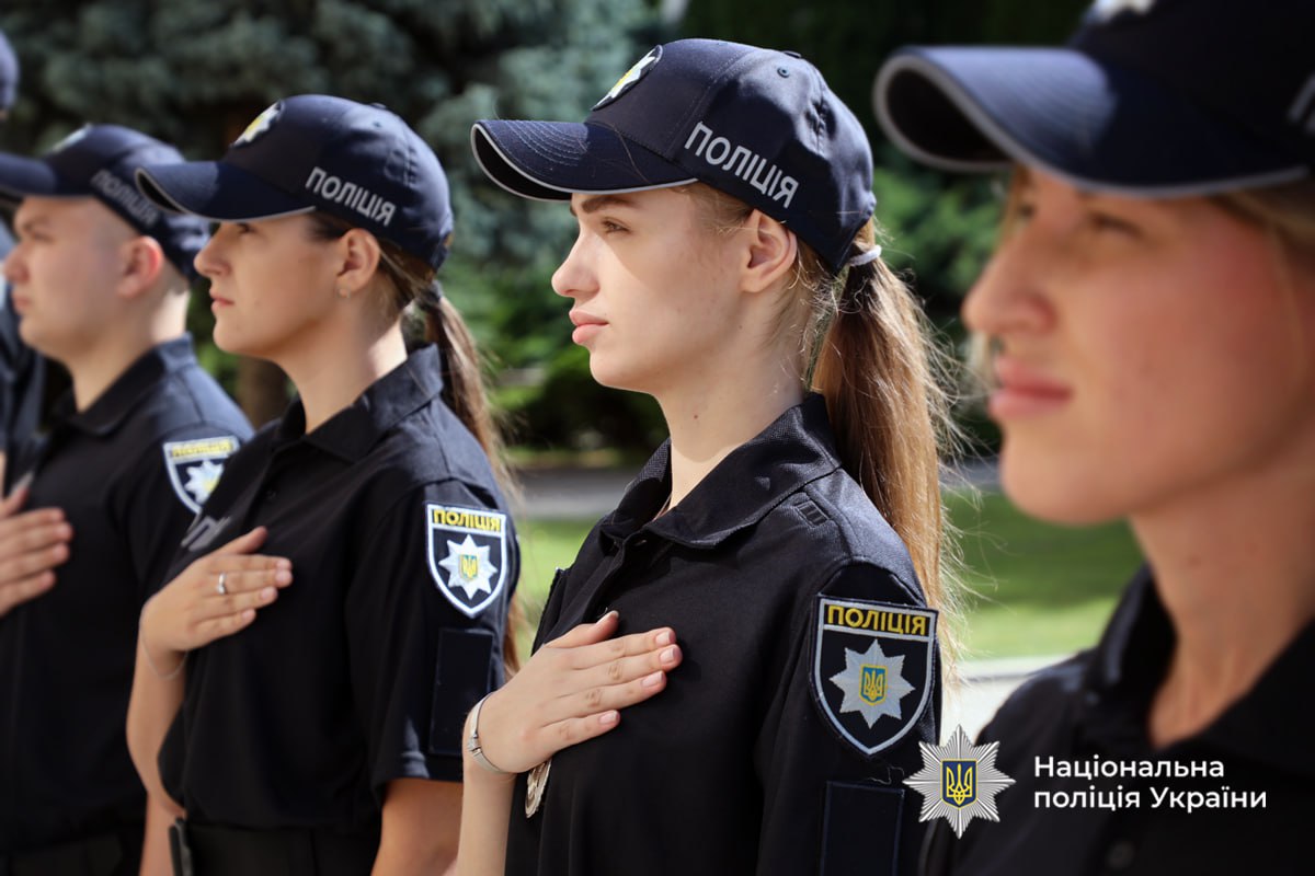У Черкасах поліцейські служби освітньої безпеки склали Присягу Українському народові - фото 3