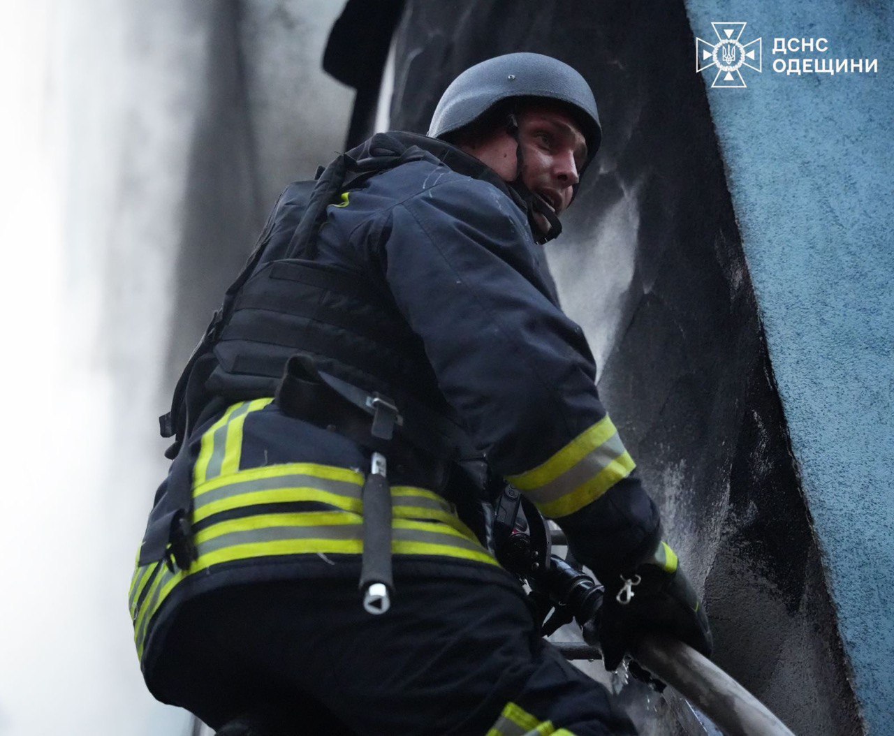Росіяни атакували радіоринок і гуртожиток на Одещині - фото 3
