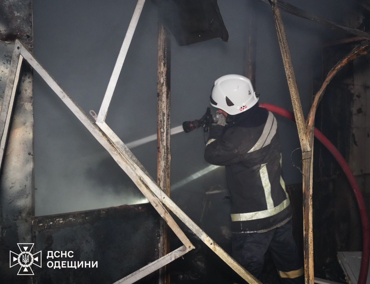 Росіяни атакували радіоринок і гуртожиток на Одещині - фото 5