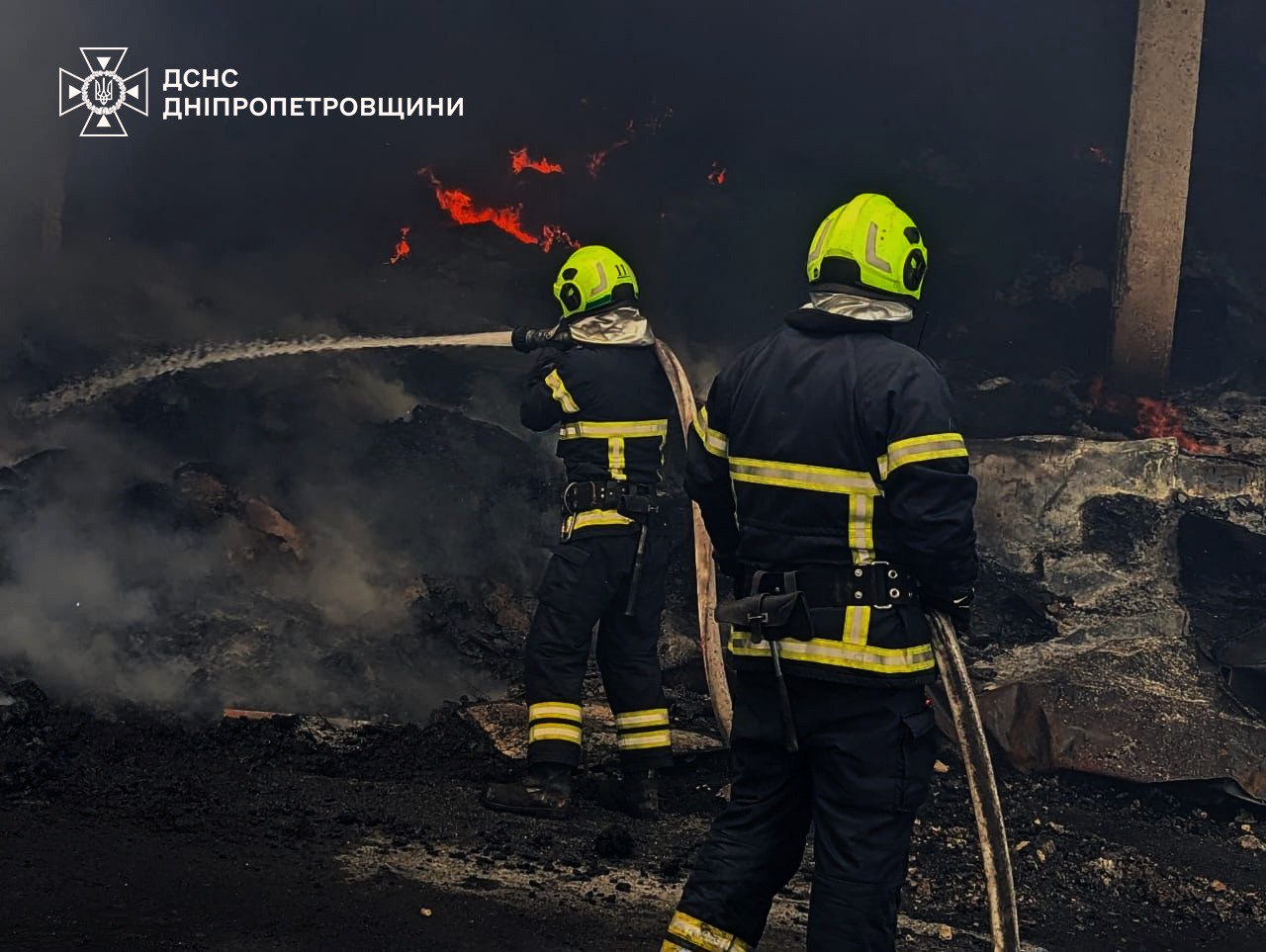 Три людини загинули у Кривому Розі під час пожежі на виробництві - фото 3