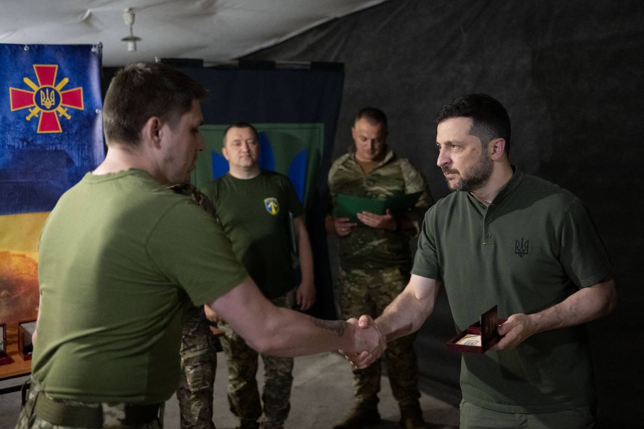 Володимир Зеленський поїхав до військових на Вовчанському напрямку - фото 5