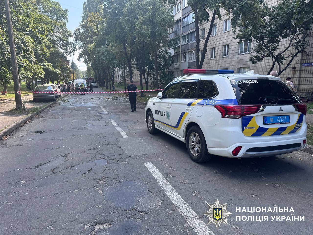 У столиці зловмисник пустив газ та підірвав квартиру, постраждав поліцейський - фото 2