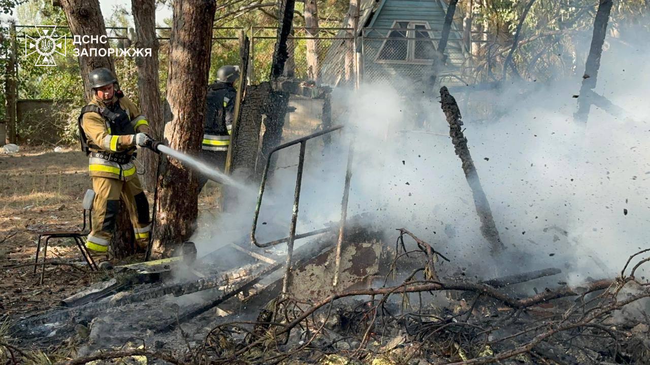 Бомби прилетіли на базу відпочинку у Запорізькій області - фото 6