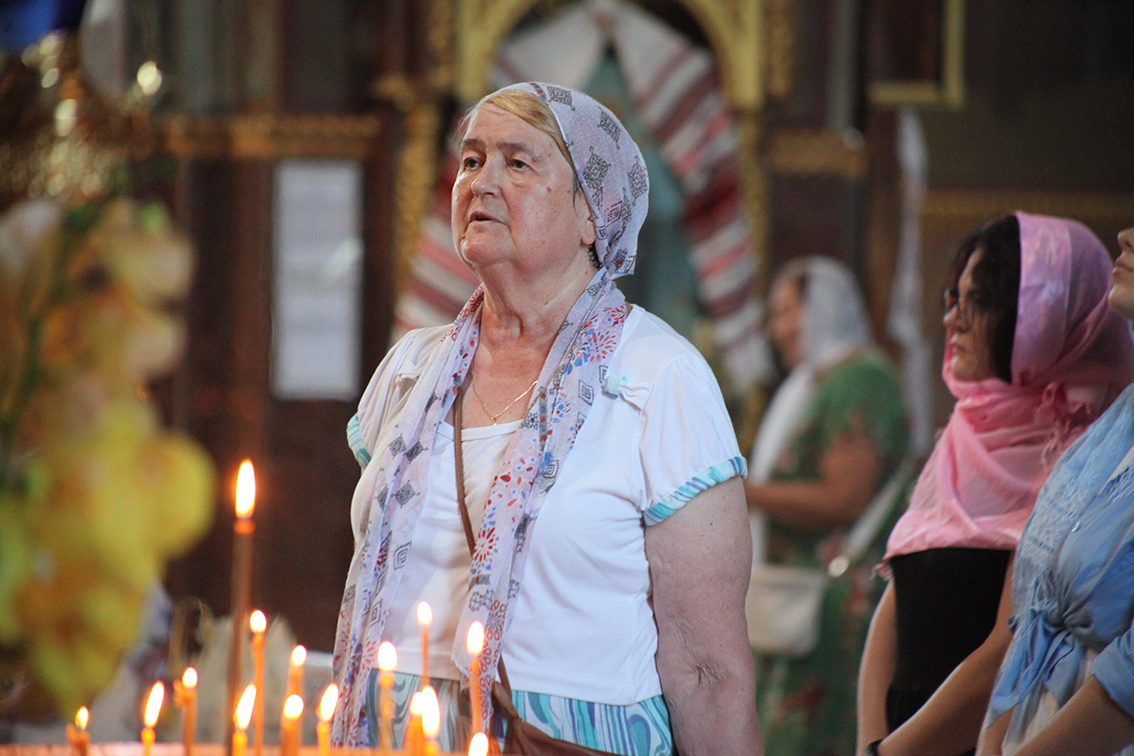 Яблучний Спас у Черкасах: в соборі помолилися за військо та мир в Україні - фото 6