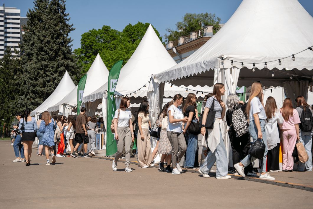 «Книжкова країна» повертається: масштабний книжковий фестиваль у Києві