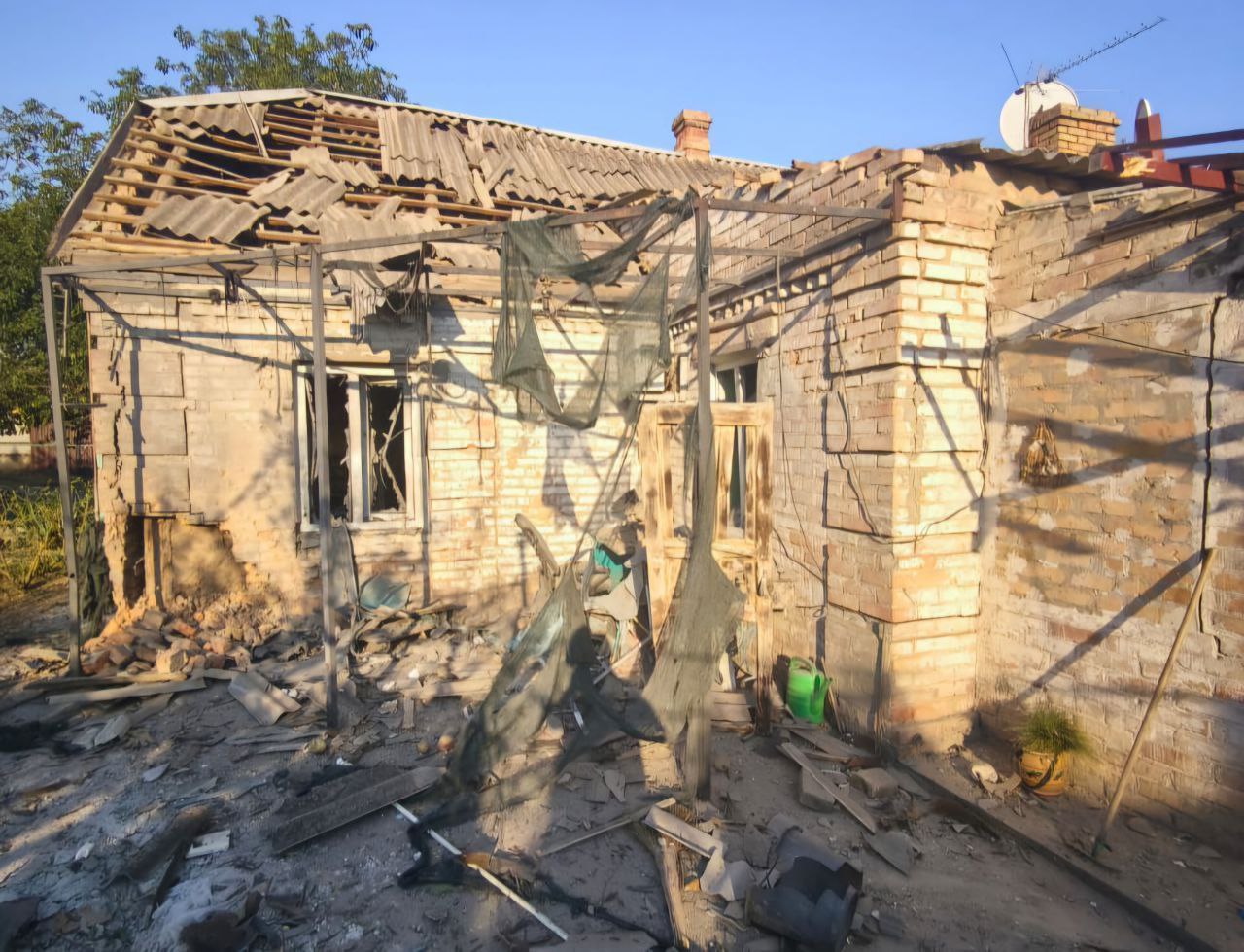 Дніпро стало ціллю російського обстрілу: виникли пожежі, є поранені - фото 2