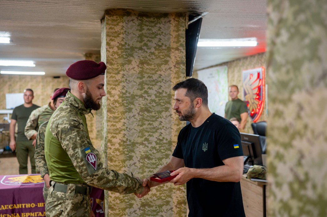 Героя України отримав Андрій Луговий, який пройшов 12 км під щільним російським обстрілом - фото 2