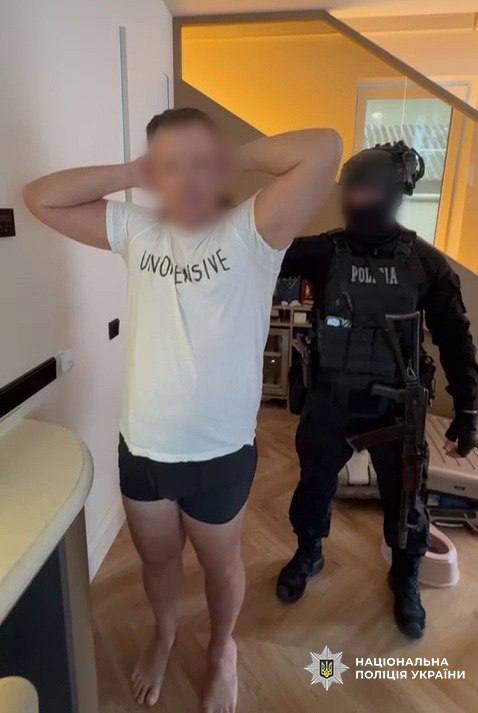 Столичні копи викрили транскордонну групу зловмисників, які брали кошти з українців під приводом пригону авто