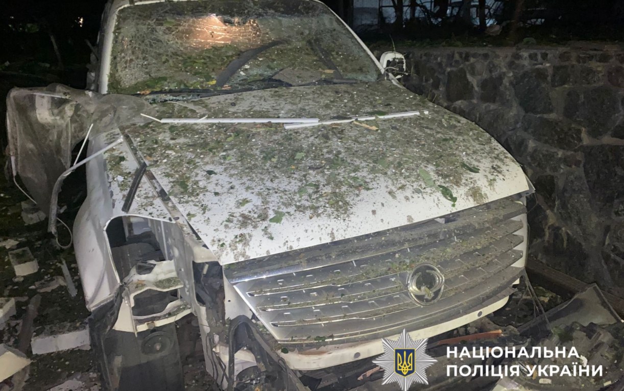 У Бучанському районі через обстріл є руйнування і травмовані - фото 4