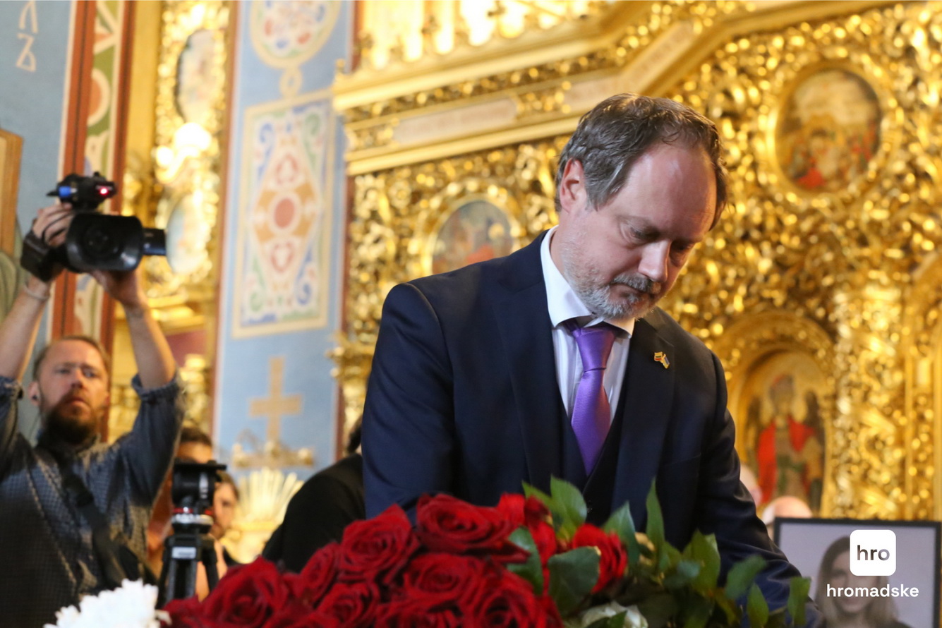 У Києві прощаються з журналісткою Вікторією Рощиною, яку закатували у російському полоні - фото 4