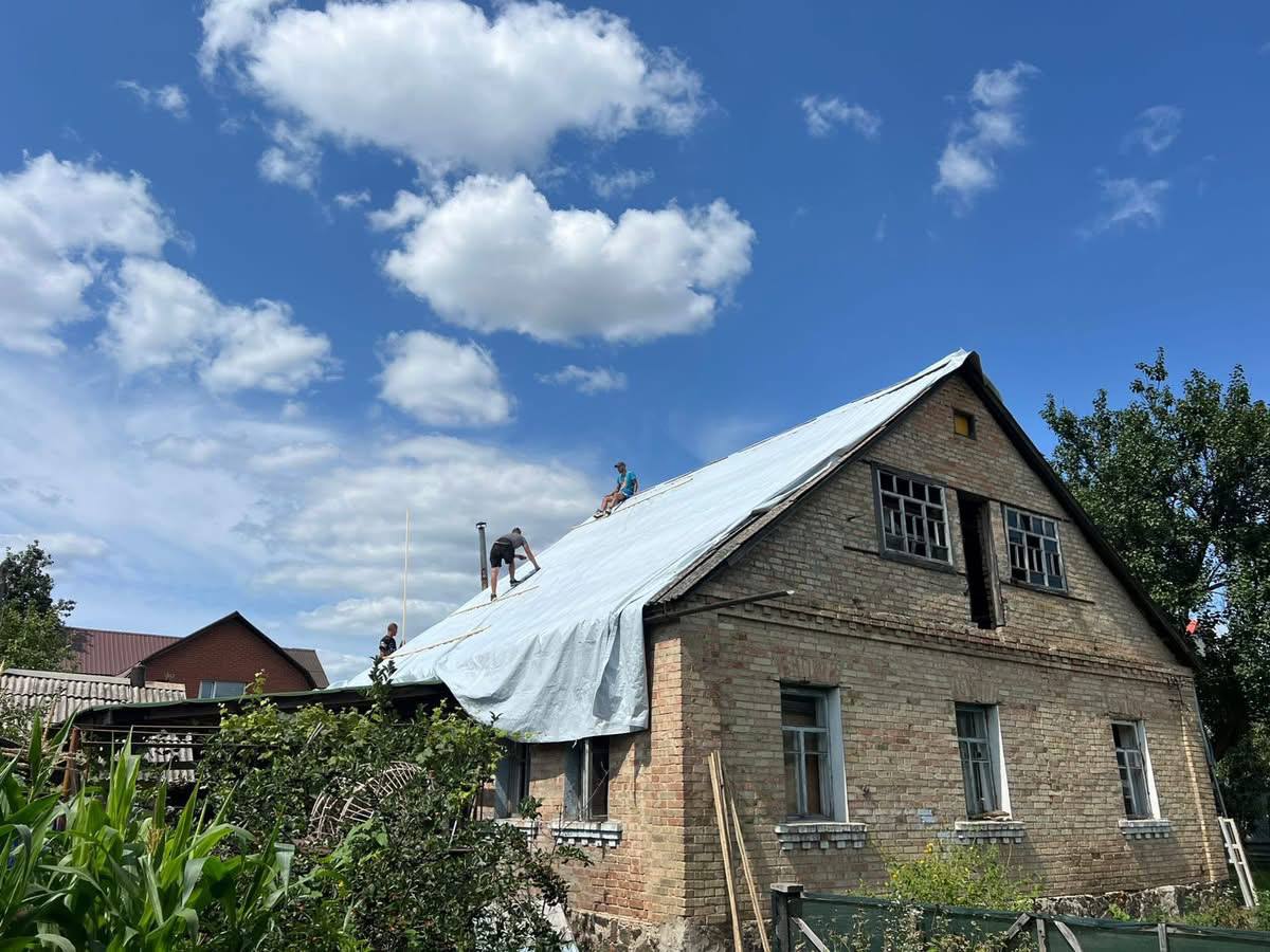У Бучі пошкоджено понад 50 будинків, дитячий садочок та церкву - фото 3