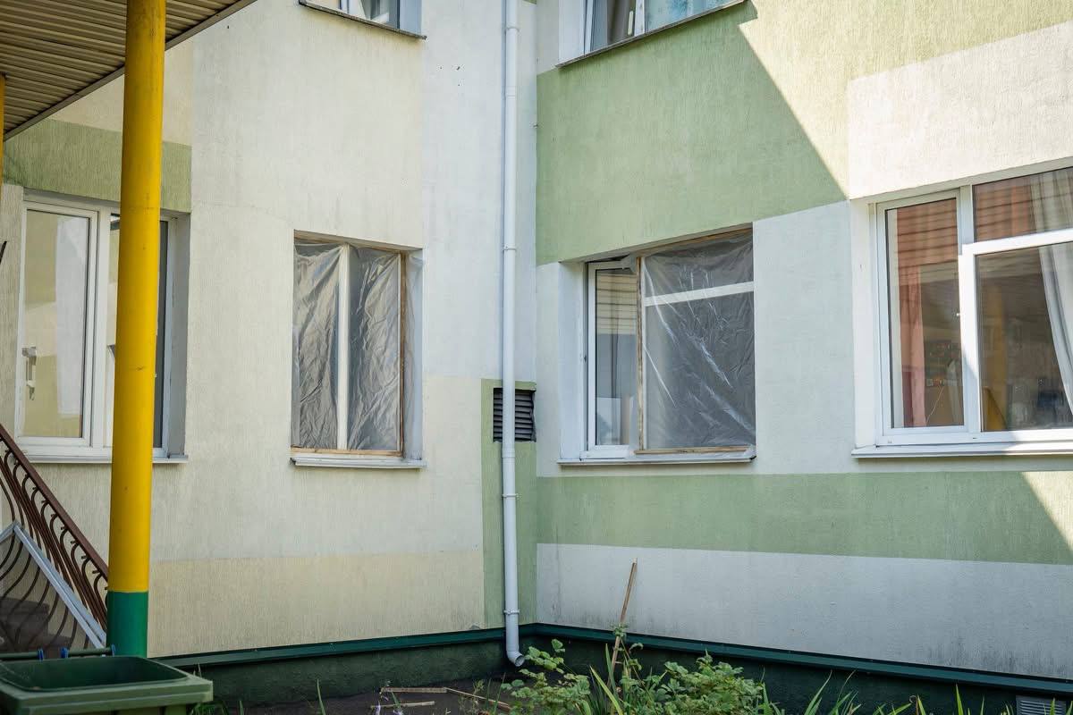 У Бучі пошкоджено понад 50 будинків, дитячий садочок та церкву - фото 6