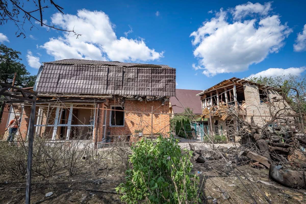 У Бучі пошкоджено понад 50 будинків, дитячий садочок та церкву - фото 7