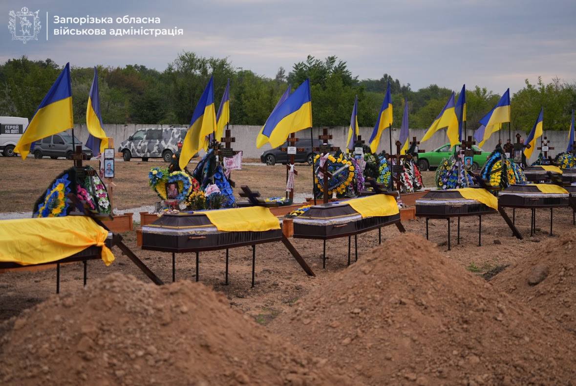 У Запоріжжі поховали 19 невідомих українських захисників - фото 6