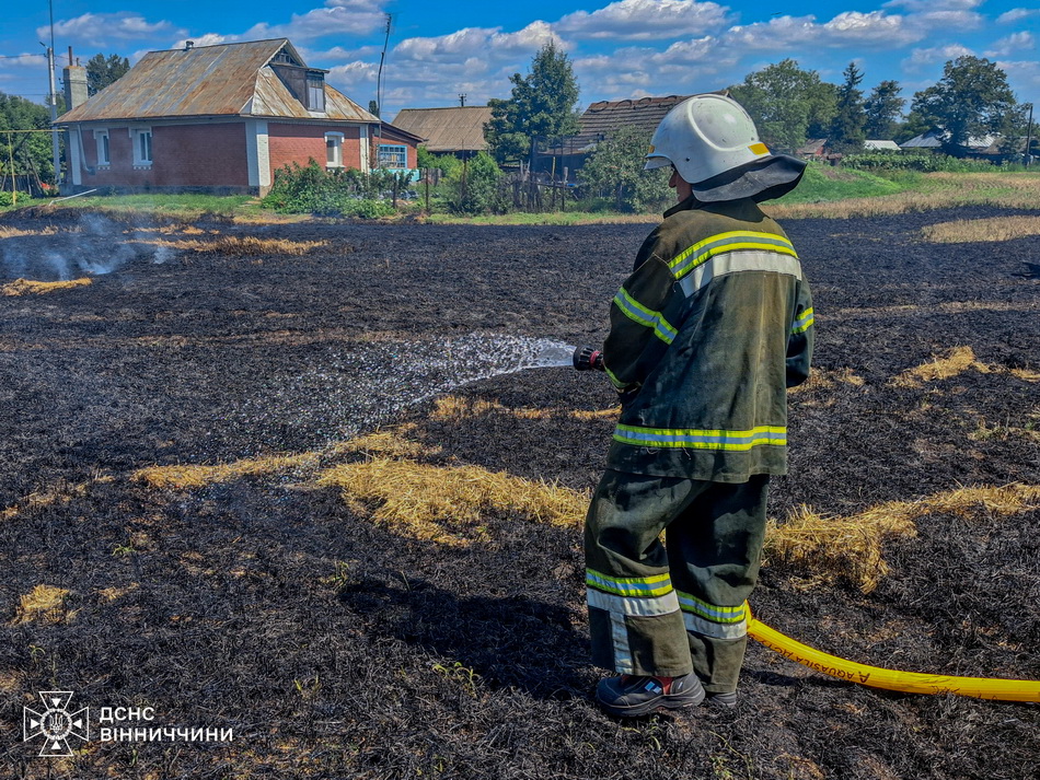 На Вінниччині горіла вантажівка з вугіллям