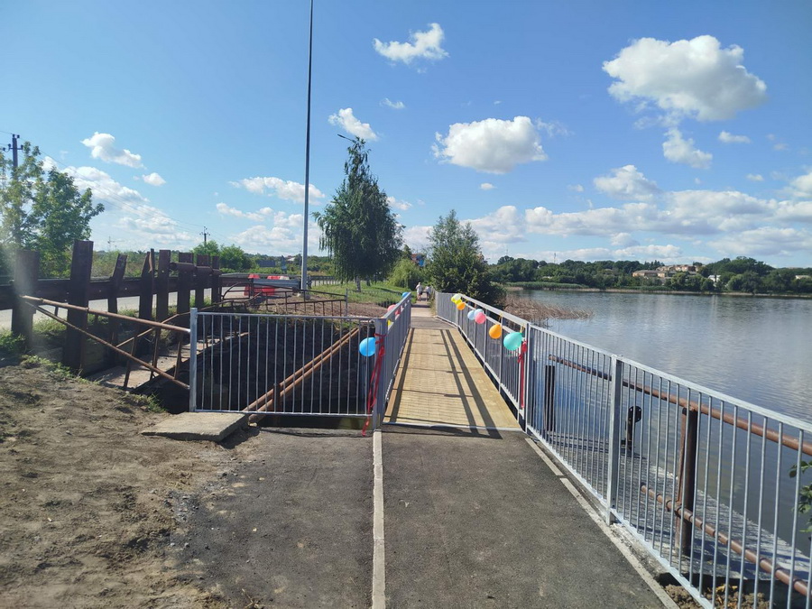 У селі на Вінниччині відремонтували міст, де ходять люди - фото 2