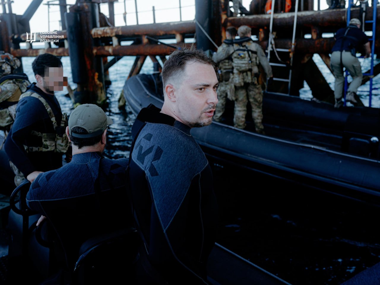 Буданов відвідав острів Зміїний, де позиції тримає «Спецпідрозділ Тимура». Фото і відео