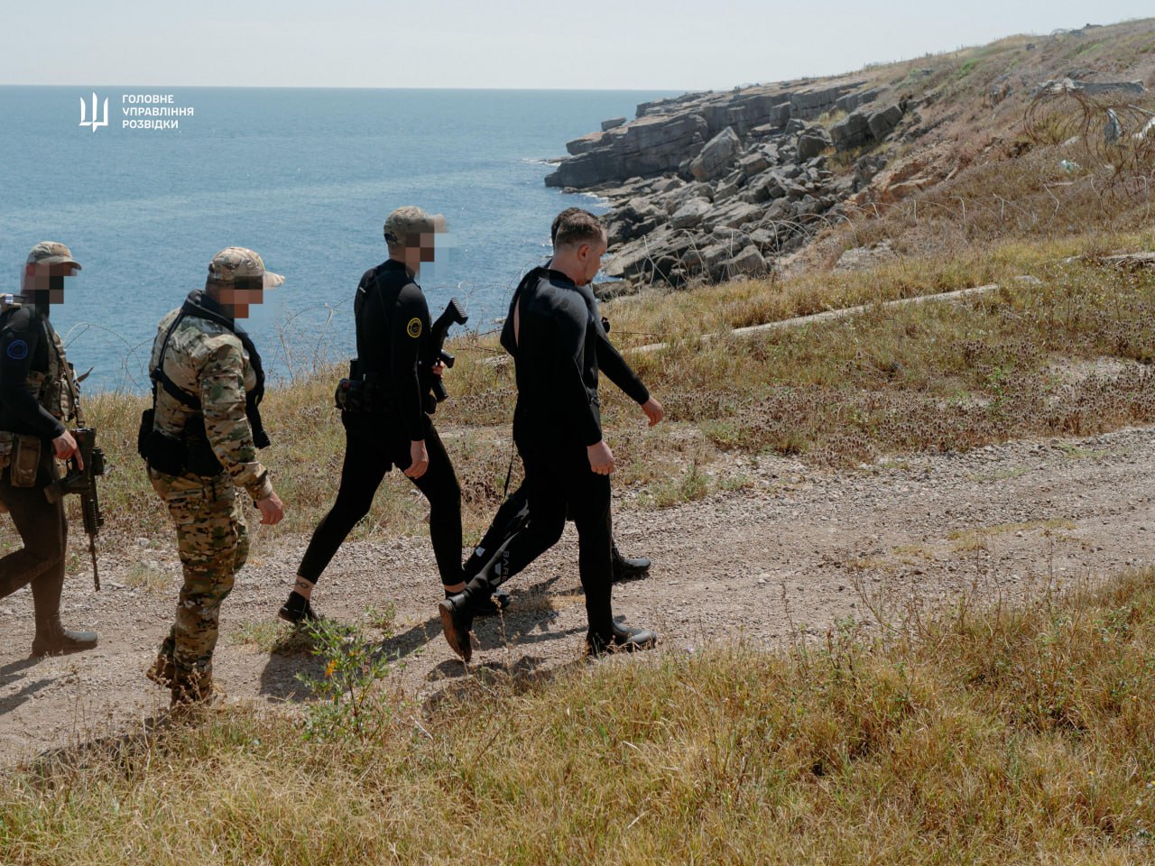 Буданов відвідав острів Зміїний, де позиції тримає «Спецпідрозділ Тимура». Фото і відео - фото 6