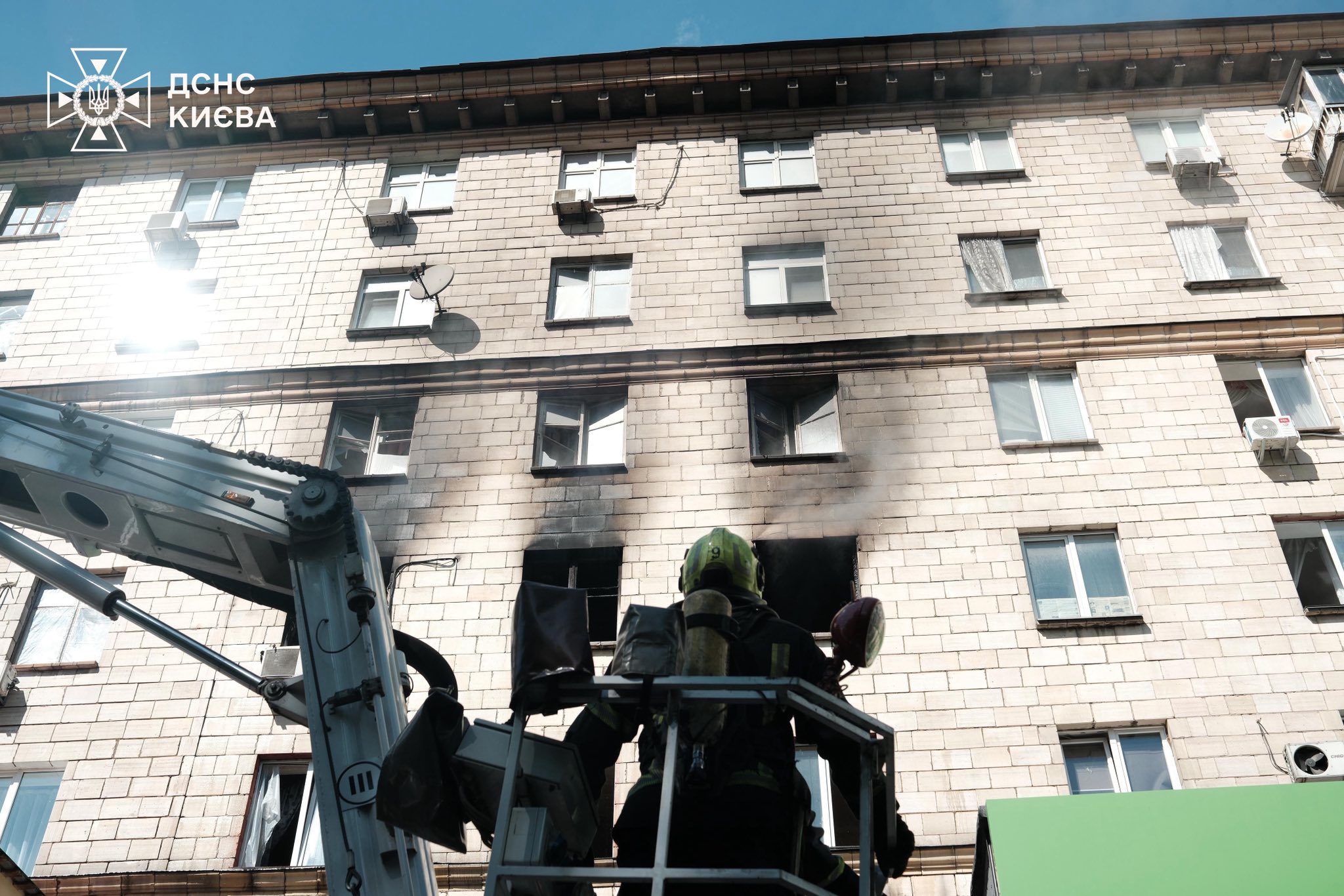 У Києві під час пожежі загинула людина - фото 3