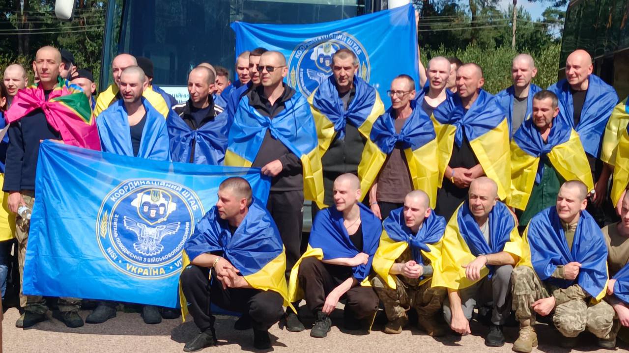 Відбувся обмін полоненими, повернули цивільних, яких РФ утримувала з 2014-го