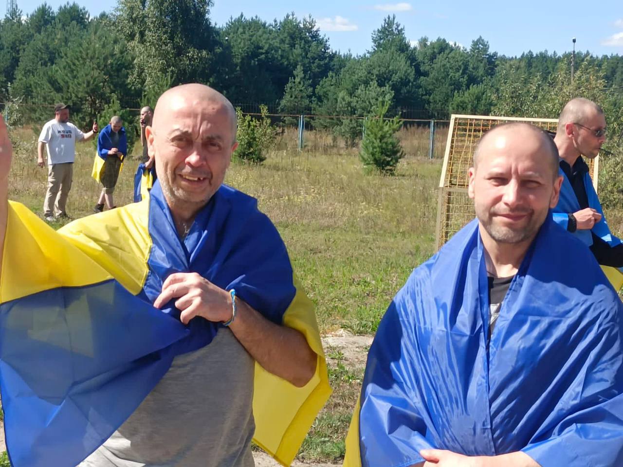 Відбувся обмін полоненими, повернули цивільних, яких РФ утримувала з 2014-го - фото 4