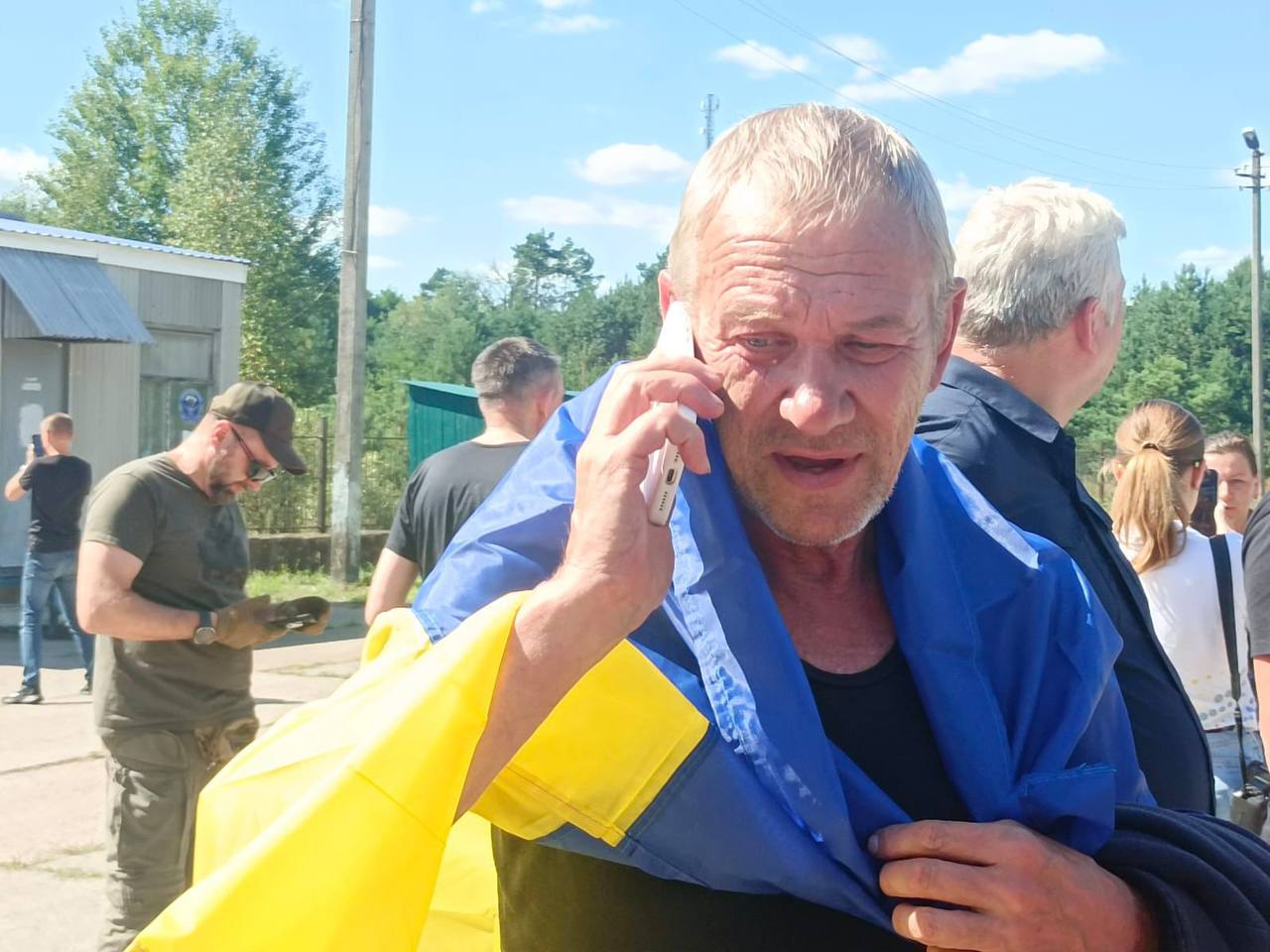 Відбувся обмін полоненими, повернули цивільних, яких РФ утримувала з 2014-го - фото 6