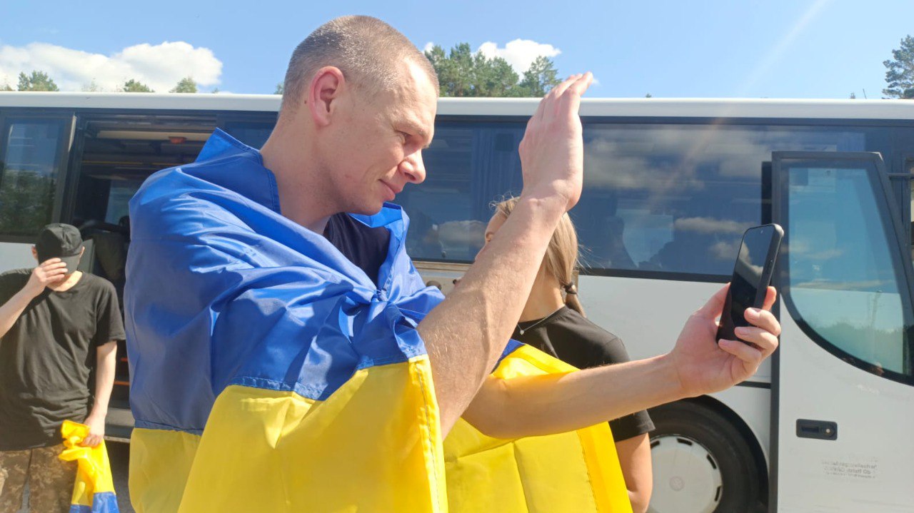 Особливий обмін: додому повертаються 84 українці, серед них - поневолені з 2014 року - фото 2