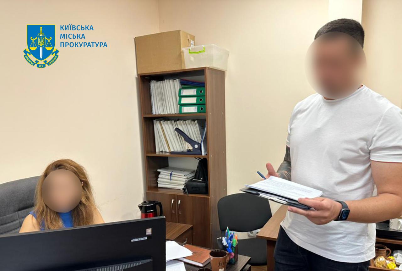 Посадовицю "Муніципальної охорони" підозрюють у недбалості при закупівлі бодікамер
