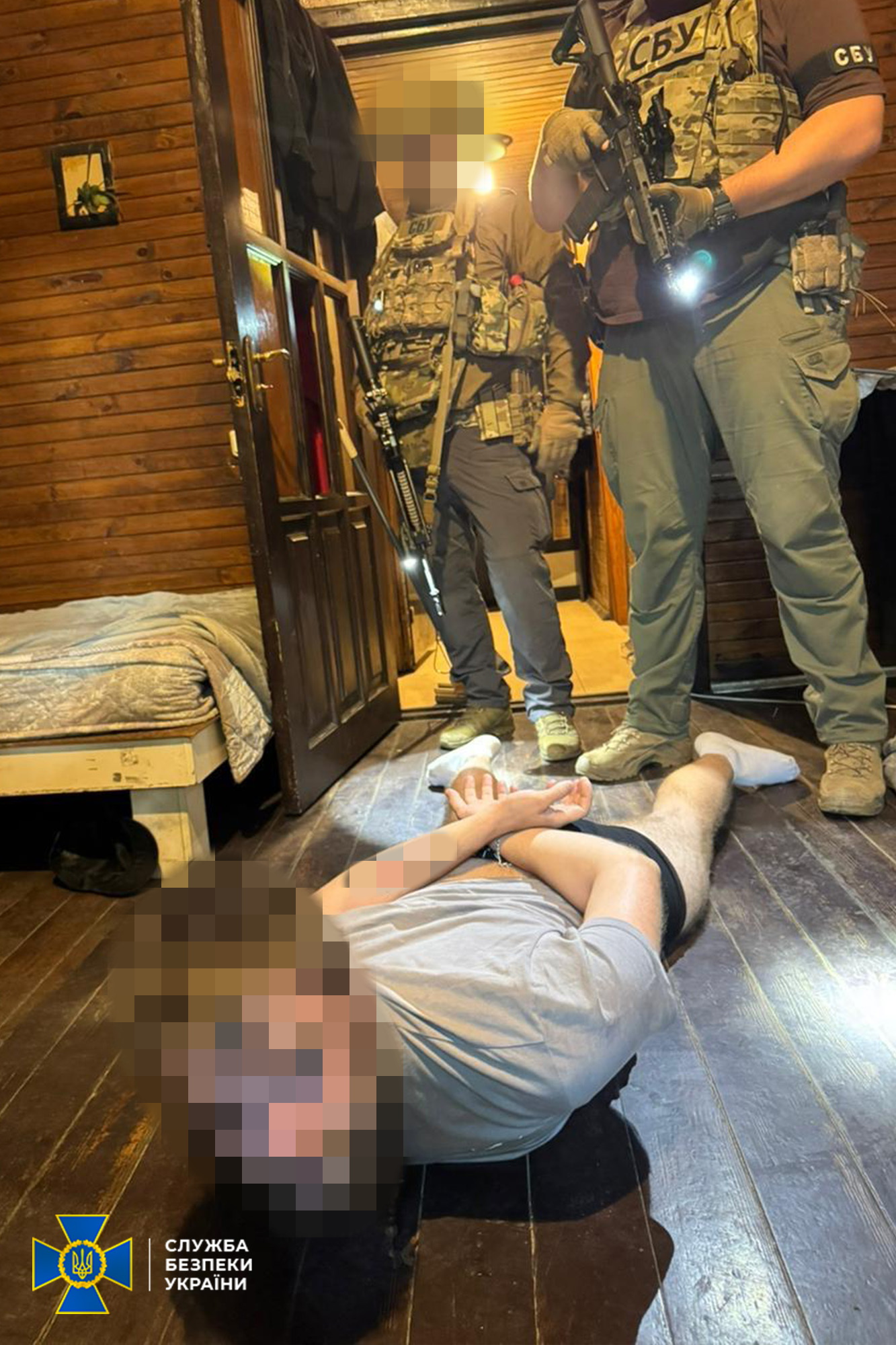 Кокаїн, перевірка на поліграфі та кур’єри по всій країні: силовики ліквідували міжнародний канал збуту наркотиків - фото 4