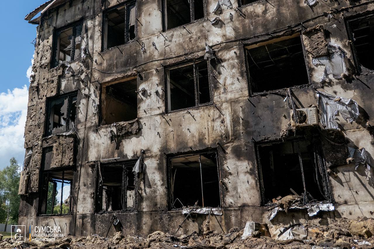 Ракета і дрони зруйнували Сумський державний університет. Фото - фото 2