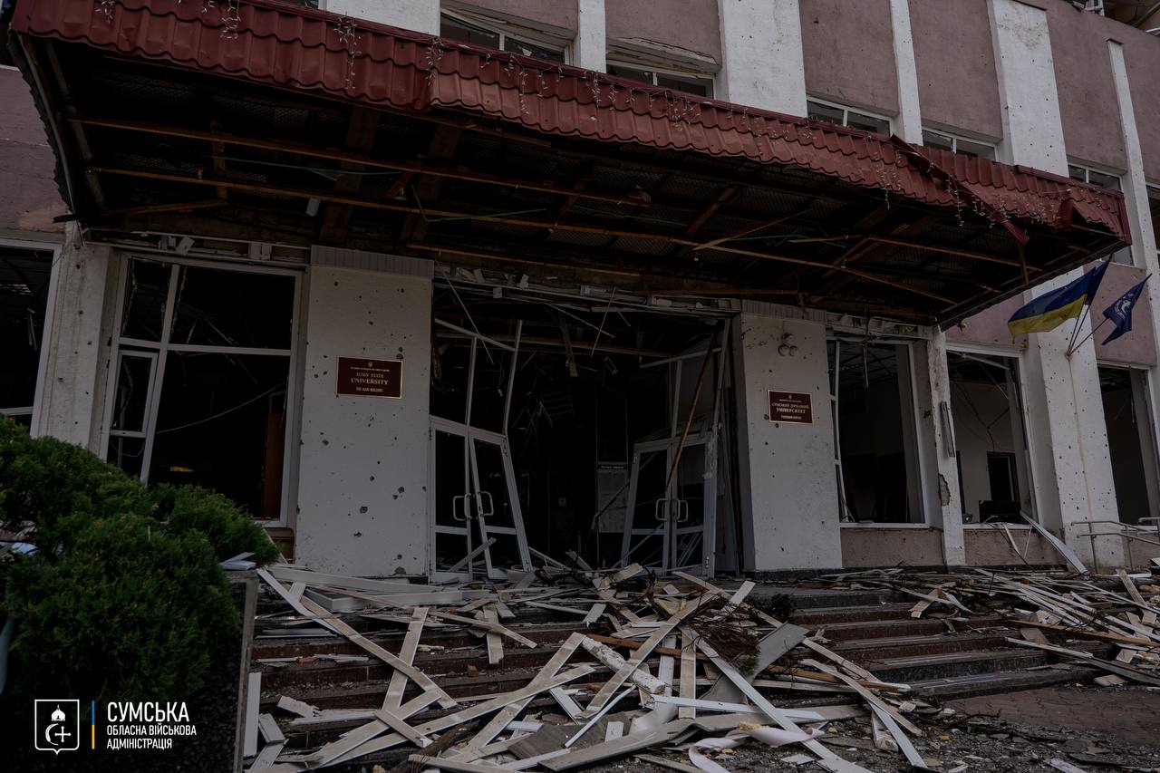 Ракета і дрони зруйнували Сумський державний університет. Фото - фото 6