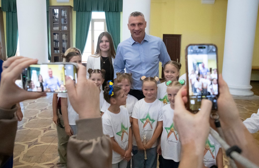 Кличко відзначив талановиту молодь столиці премією Київського міського голови