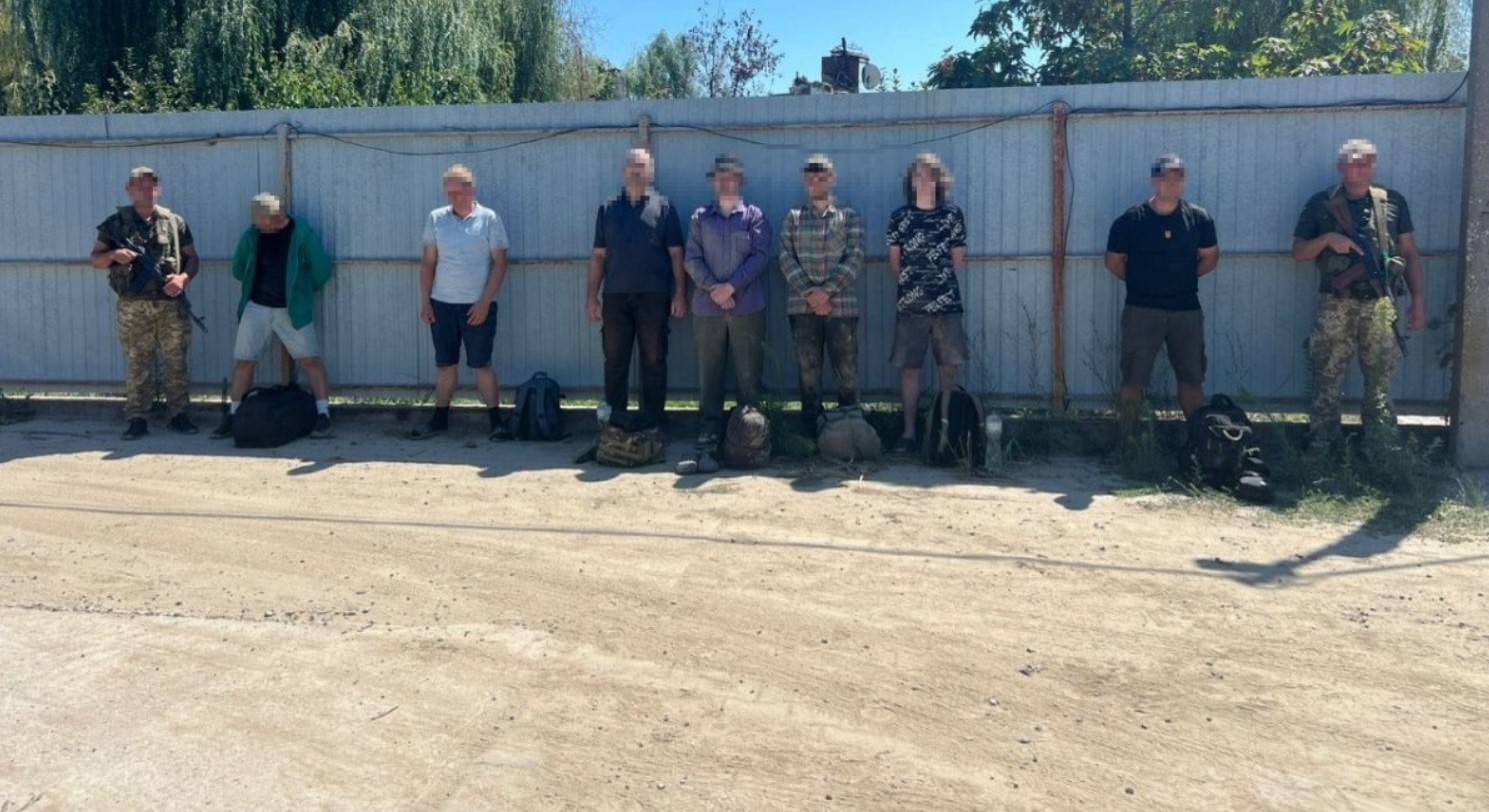 Чоловік хотів підкупити прикордонники, щоб його син міг втекти до Румунії