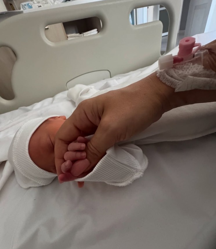 СолоХа втретє стала мамою: співачка показала новонародженого сина - фото 2
