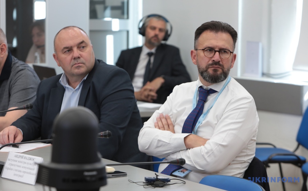 В Україну з Канади везуть посмертну маску Симона Петлюри