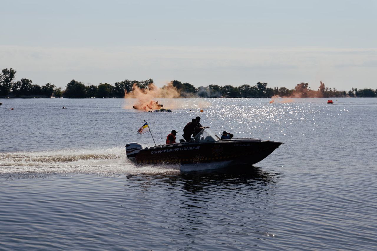Порятунок на воді, з неба і з-під води: на Черкащині відбулися масштабні тренування