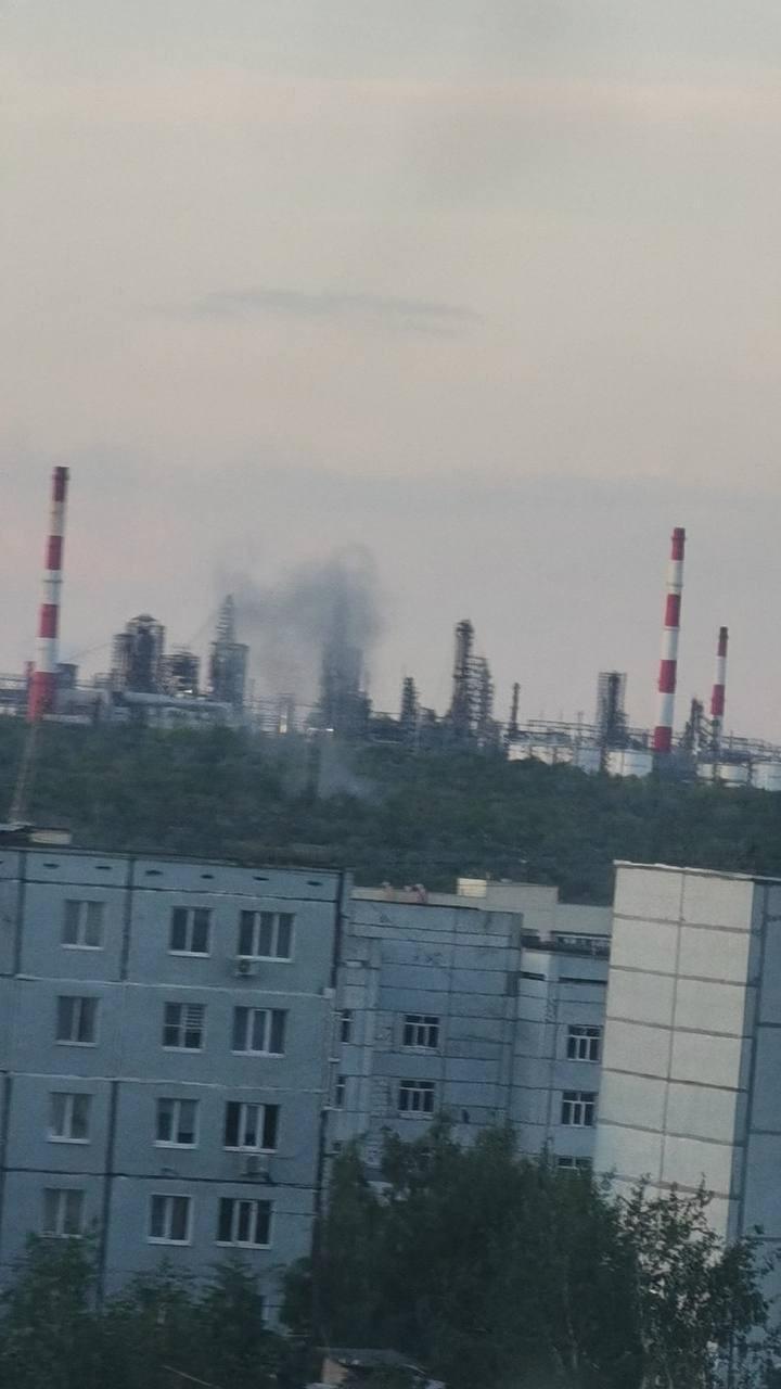На Росії дрони завдали удару по порту Усть-Луга та нафтопереробному заводу