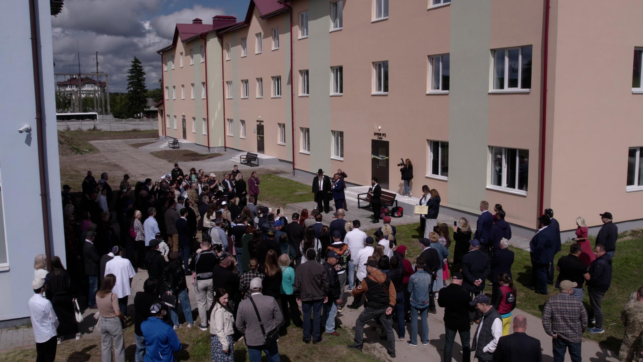 Головний Рабин України на Київщині відкрив будинок в пам'ять про свого сина