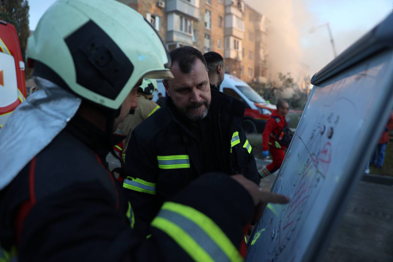 Десятки постраждалих та 4 загиблих: Росія завдала комбінованого удару по Києву - фото 5