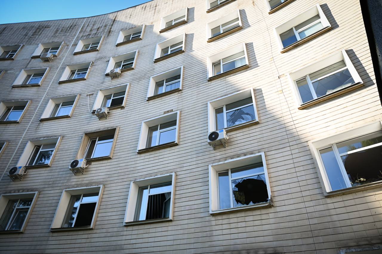 На Київщині внаслідок ворожої атаки є пошкодження у чотирьох районах - фото 2