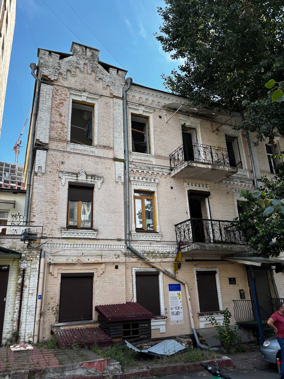 У Києві внаслідок ворожої атаки пошкоджено пам’ятку архітектури - фото 3