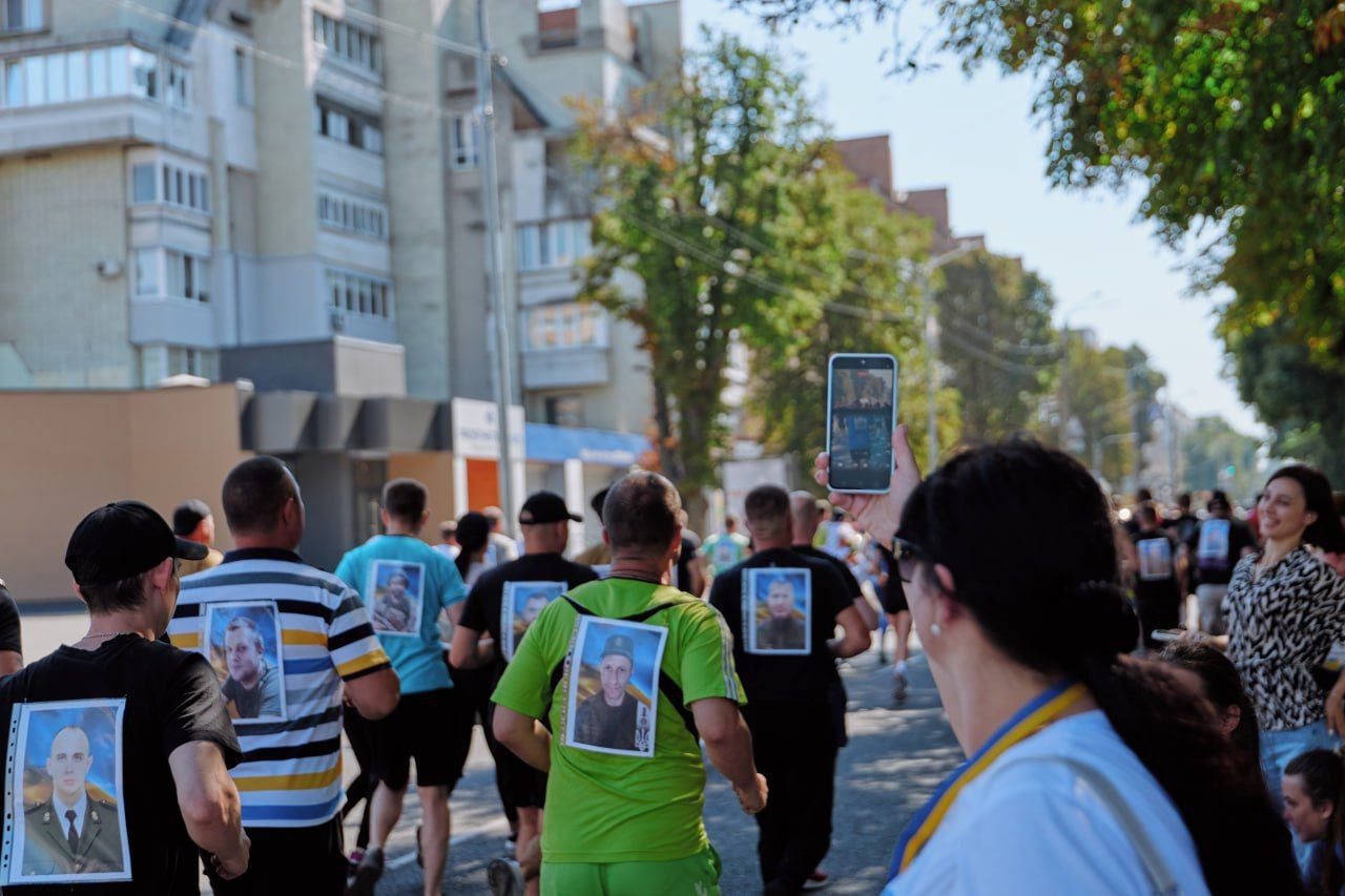 На Черкащині відбувся благодійний забіг «Шаную Воїнів, біжу за Героїв України»