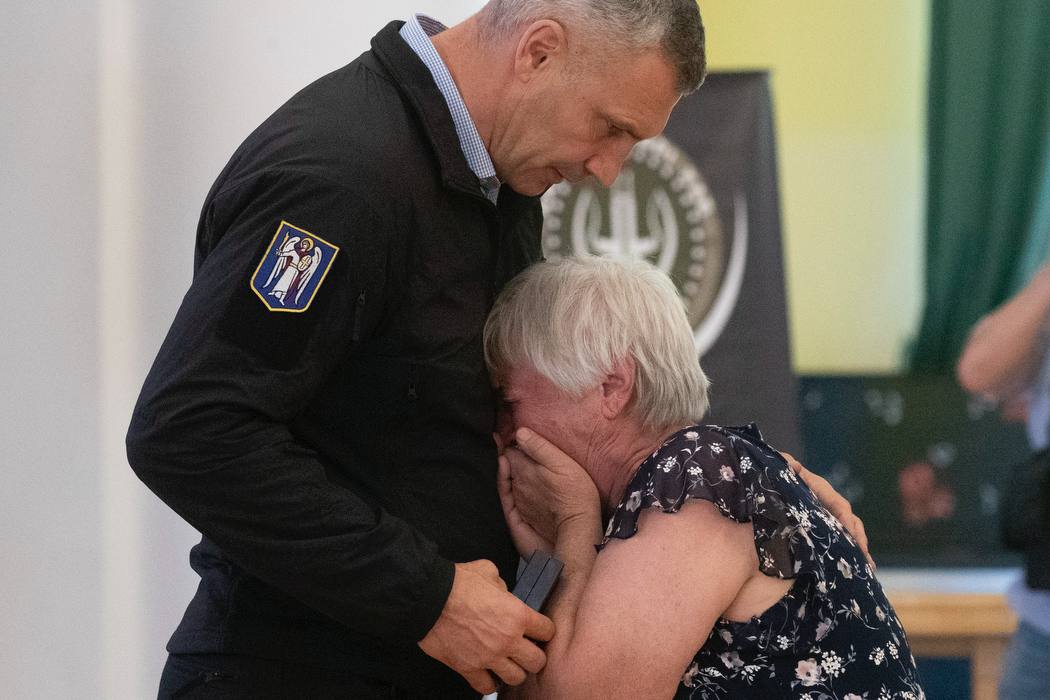 Родини загиблих воїнів-киян отримали відзнаки «Честь. Слава. Держава» - фото 3