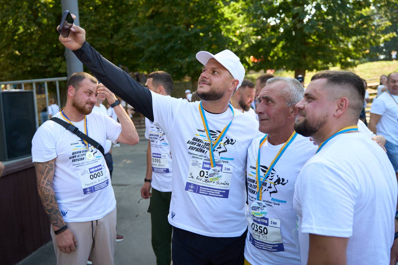 На Київщині відбувся патріотичний забіг «Шаную воїнів, біжу за Героїв України» - фото 4