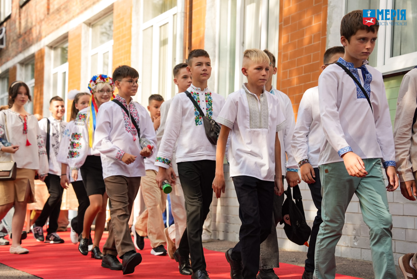 Свято першого дзвоника відбулось у ліцеї «ФІМЛІ», який нещодавно перепрофілювали у науковий - фото 6